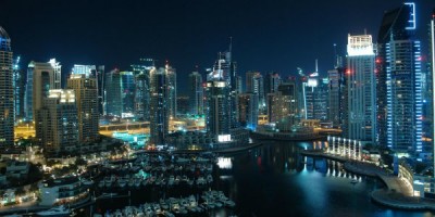 Ekki erfitt að hrífast af peningabrjálæðinu hér í borg.