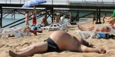 Þessi ágæti ferðamaður dvalist heldur of lengi við matarborðið. Hlaðborð á mörgum hótelum vestanhafs veitast mörgum erfið