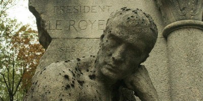Grafir í Pere Lachaise kirkjugarðinum í París. Að frátöldum þeim frægu einstaklingum sem hér hvíla er garðurinn sannarlega skoðunar virði. Mynd elvorcher