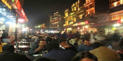 Líf í tuskum í Lahore í Pakistan. Maturinn þar er Bjarna Harðarsyni ógleymanlegur. Mynd Hemanshu Kumar