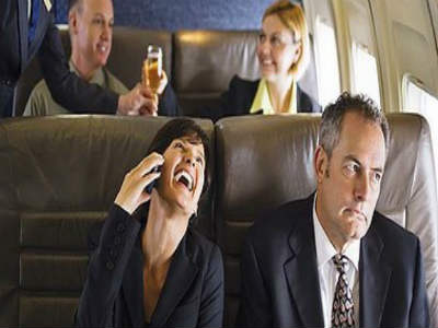 Farsímasamband verður í boði í öllum vélum Virgin flugfélagsins næsta vetur en ekki er víst að allir kjósi farsímasamband í háloftunum.