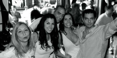 Það er ekki flókið mál að hitta fólk alls staðar í heiminum. Mynd Ali Bohi