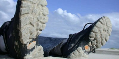 Í fjölmörgum löndum er það hámark ókurteisinnar að sýna skósóla eða iljar.