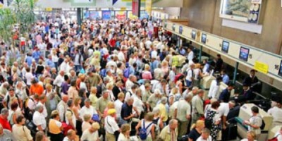 Við erum nokkuð heppin hér heima miðað við lætin á mörgum flugvöllum erlendis.