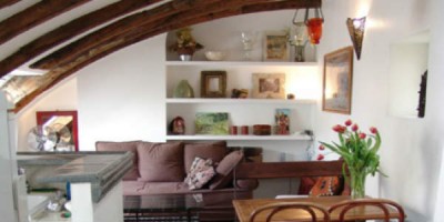 Lítil en kósí þakíbúð með útsýn upp til Sacre Cour. Ýmislegt verra en það.