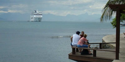 Það er hægt að kynnast mörgum æði vel undir bestu kringumstæðum á ljúfri siglingu. Mynd N I C O_