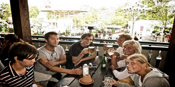 Hvers vegna þú ættir aldrei að drekka bjór í sólskini