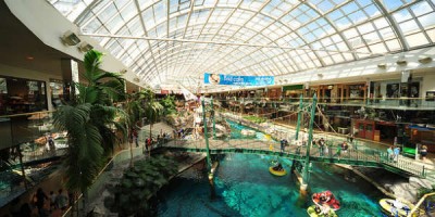 800 verslanir, skautasvell, skemmtigarðar, næturklúbbar, söfn, kvikmyndahús og er þá fátt eitt talið. Mynd ericzhu