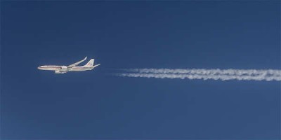 Það er sannarlega einn kostur við að sitja við hlið ókunnugra í flugvélum. Þeir gætu verið ómótstæðilegir. Mynd Bryan Jones