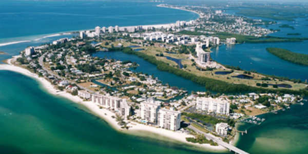 Næpuhvítar strendur Fort Meyers á Flórída eru sannarlega heillandi. Mynd FL Tourism.