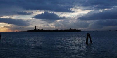 Þessi eyja verður senn sú fyrsta við Feneyjar sem verður að öllu leyti í einkaeigu. Mynd camilla cn