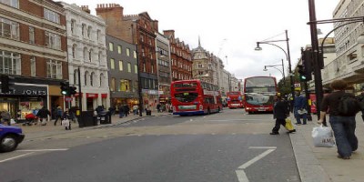 Hin rándýra Oxfordstræti í London verður kannski örlítið ódýrari mjög fljótlega. Mynd Mark Hillary