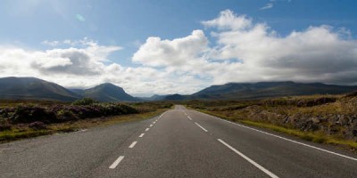 Það er örlítið flókið að aka öfugu megin en öllu flóknara eftir fimm, sex bjóra. Mynd Xabi Ezpeleta