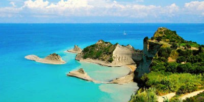 Seiðandi grísk stemmning á Korfu fyrir lítið. Mynd Maria Rosaria Sanonno