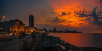 Strandlengjan við Malecon í Havana. Nú styttist í að sú verði undirlögð af Bandaríkjamönnum. Mynd Howard Ignatius