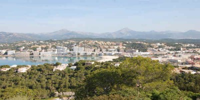 Helsti áfangastaður íslenskra ferðaskrifstofa á Mallorca er bærinn Santa Ponsa. Mynd Gustav Andersen