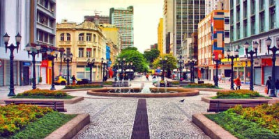 Miðborg Curitiba í Brasilíu. Þar verður hægt að spássera um í september ef vil.