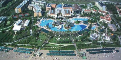 Hið gríðarstóra Pegasos World á Tyrklandi. Ekki allir sáttir við dvöl þar.