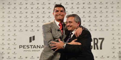 Ronaldo og einn ríkasti hóteleigandi Portúgal í eina sæng. 
