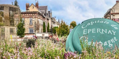 Amen fyrir því. Höfuðborg kampavíns ekki dapur staður til að vera á að sumarlagi.