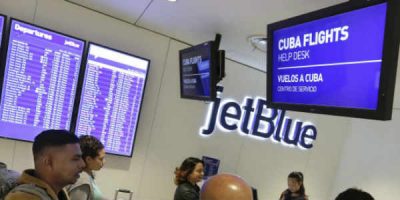 Fyrstu farþegaþoturnar frá Bandaríkjunum farnar að skila af sér túristum á Kúbu. Kannski verið sett stopp á það strax eftir áramót. Mynd JetBlue