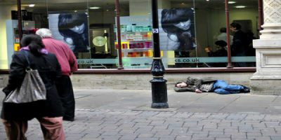 Nokkuð algeng sjón í miðborg Birmingham og ágætt að skýra út málið fyrir börnum og ungmennum ef þau með í för. Mynd CatholicMedia